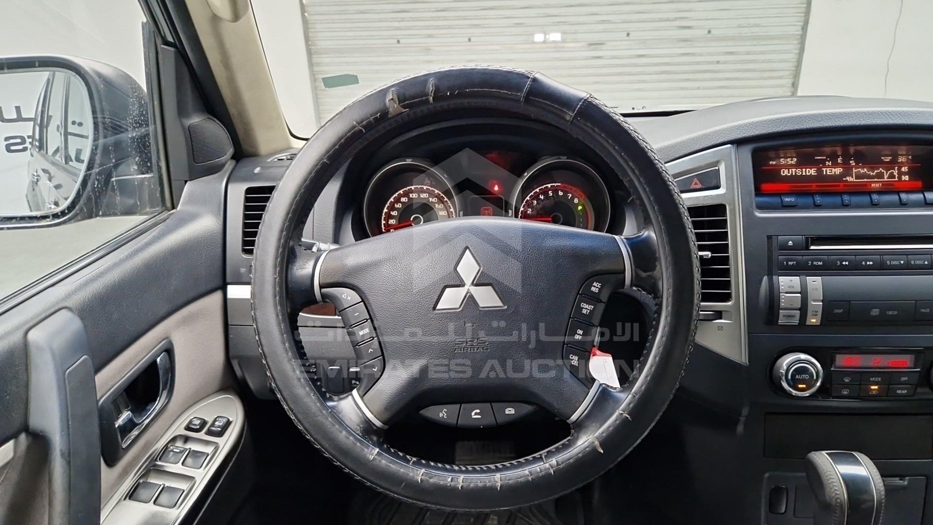 2015 MITSUBISHI PAJERO VIN: JMYLYV95WFJ711967