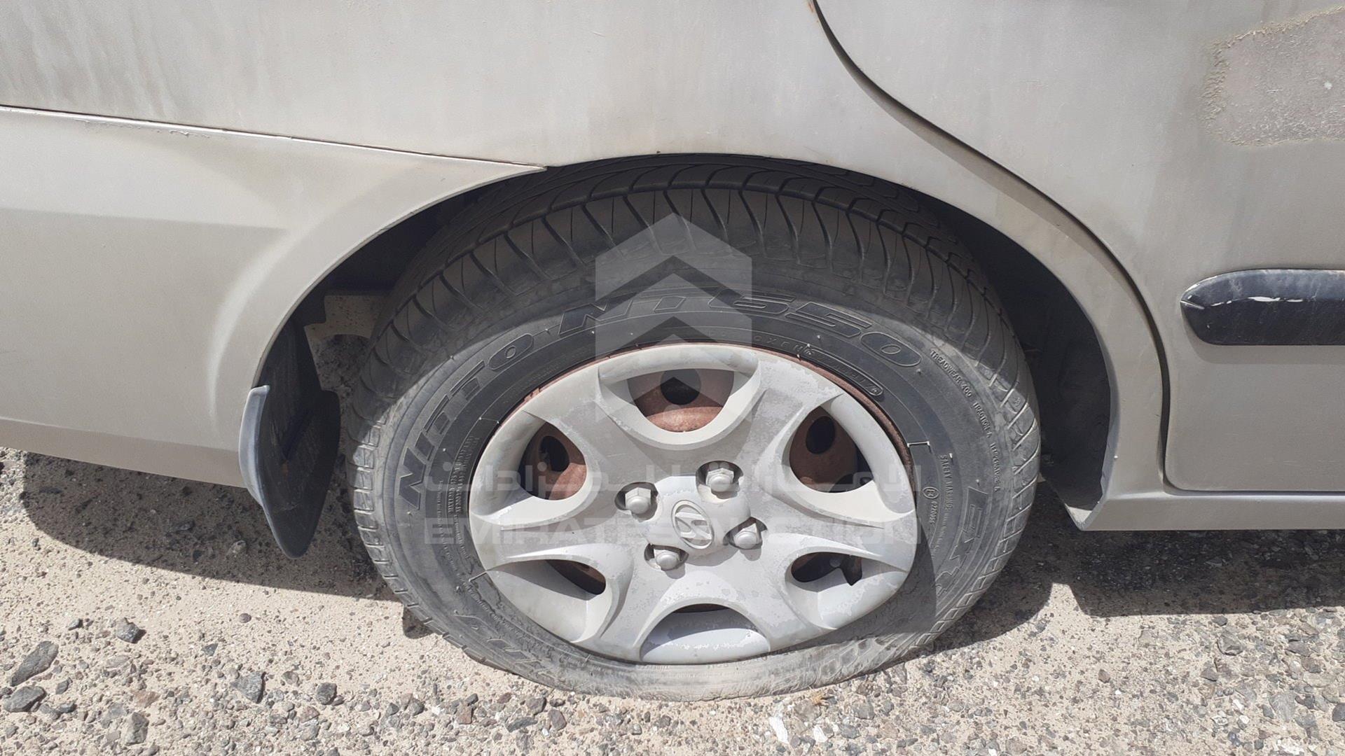 2005 HYUNDAI ACCENT VIN: KMHCG41G15U618273