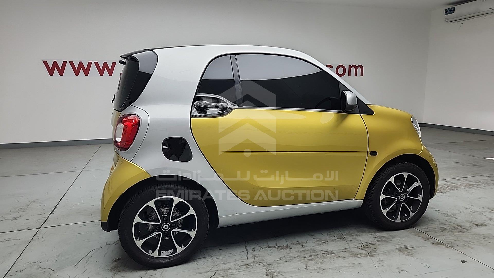 2016 SMART FORTWO VIN: WMEFJ5DA2GK071952