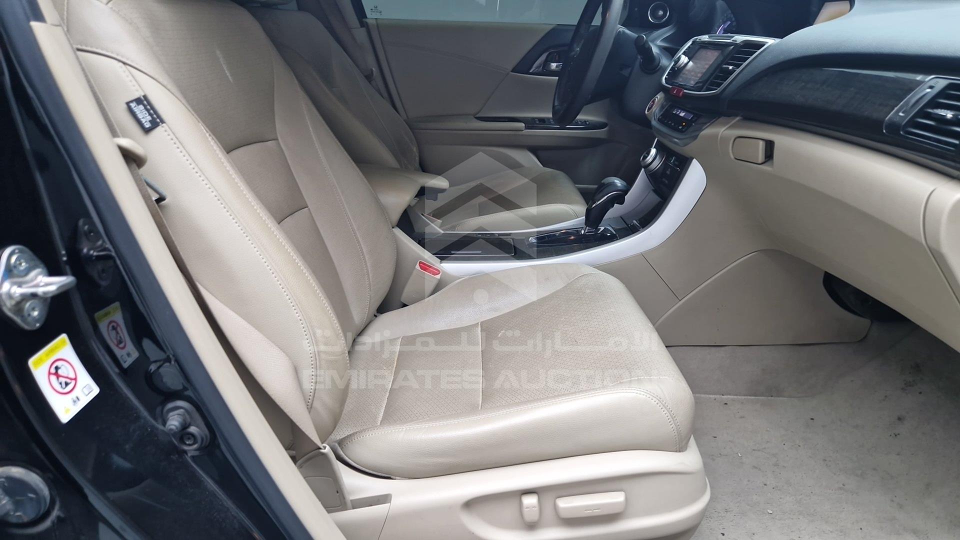2016 HONDA ACCORD VIN: LUCCR2669G3407975