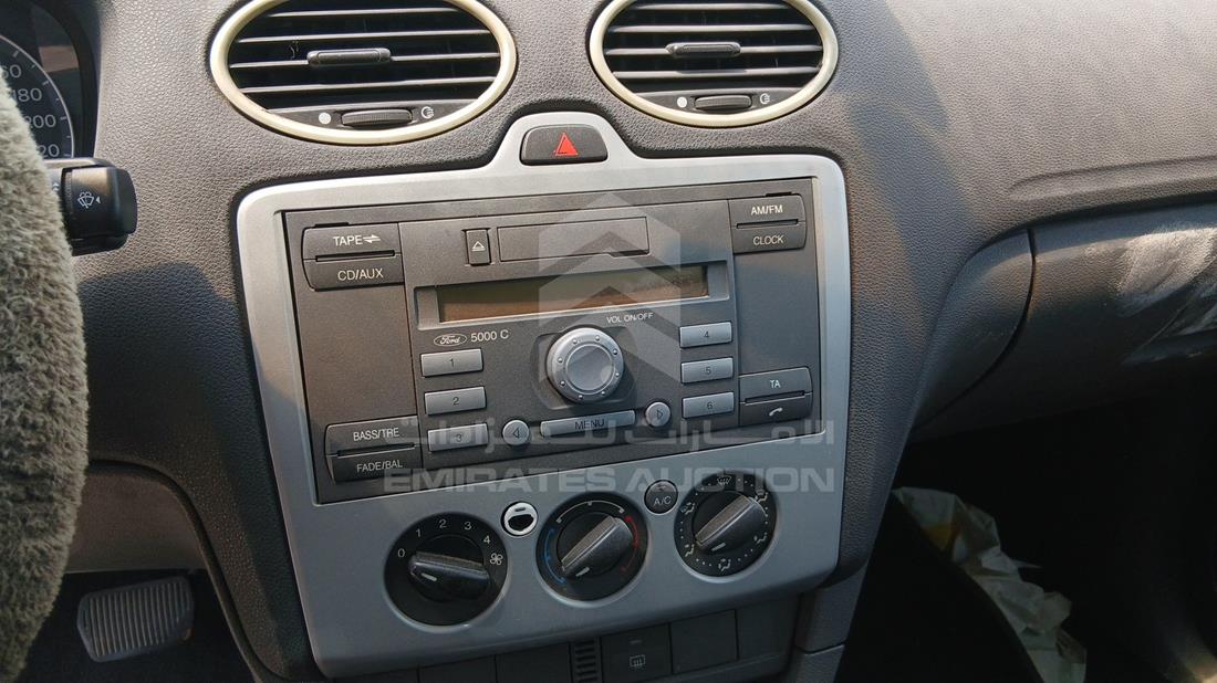 2006 Ford Focus — Entertainment Systems & Camera Monitor & Navigation — Photo 15