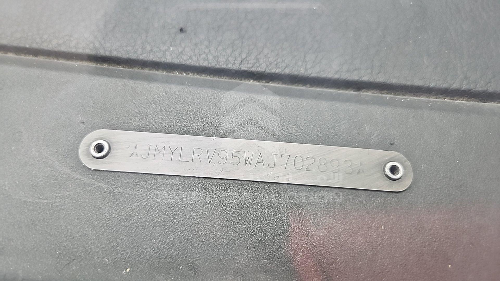 2010 MITSUBISHI PAJERO VIN: JMYLRV95WAJ702893