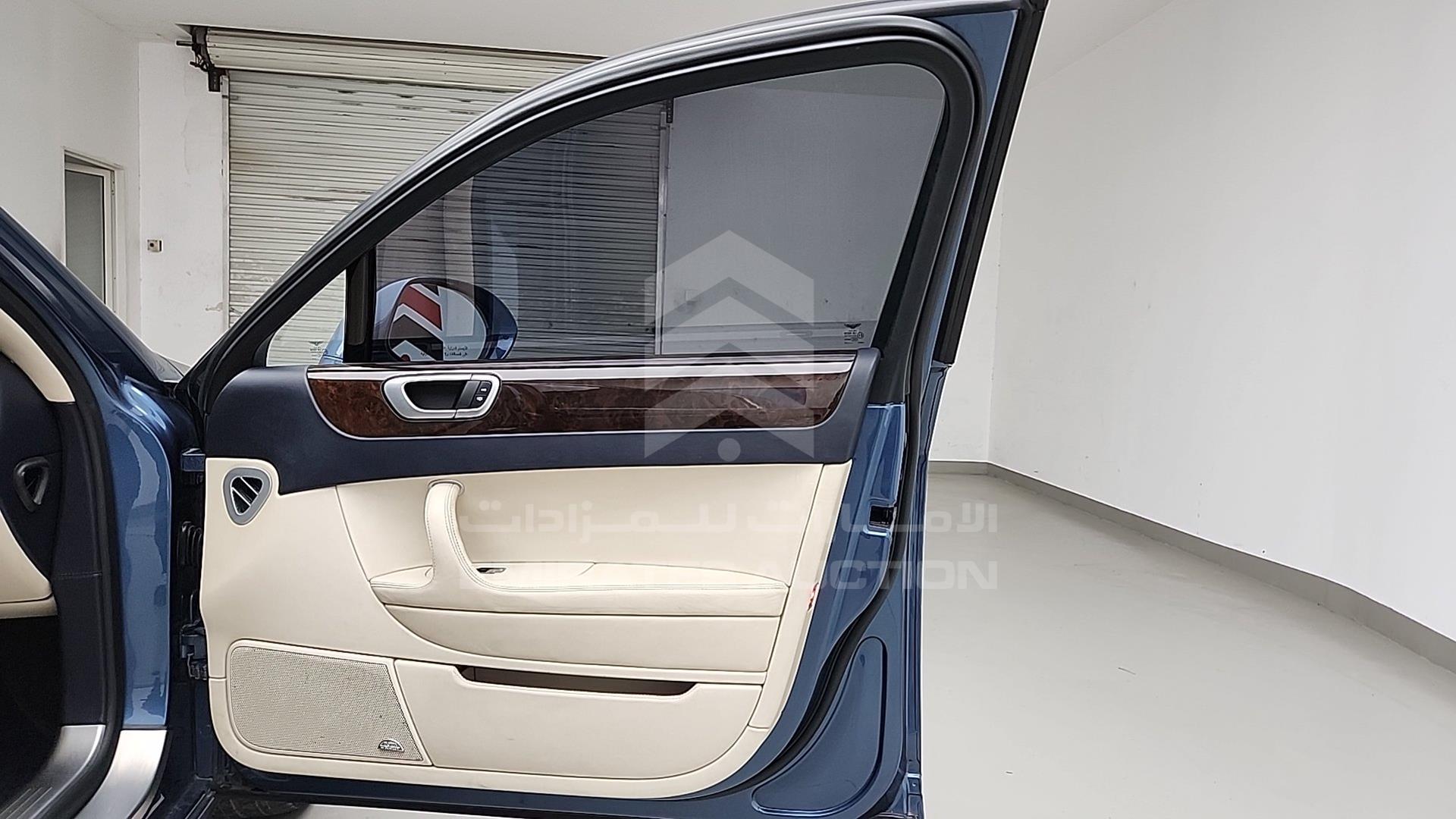 2012 BENTLEY FLYING SPUR VIN: SCBBE53W1CC072662