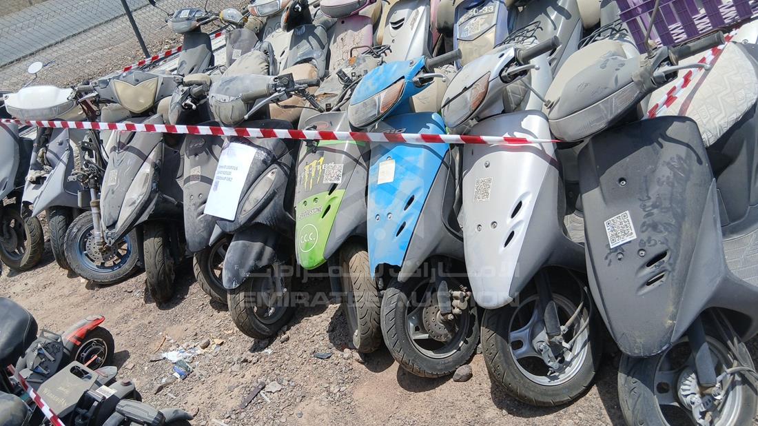 20 Scooter - Scrap without document — Front Left Tyre — Photo 21