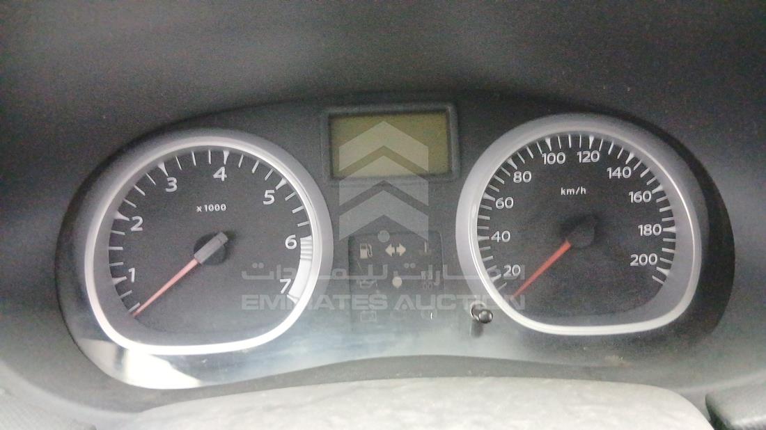 2014 Renault Duster — Speedometer & RPM Gauges — Photo 18