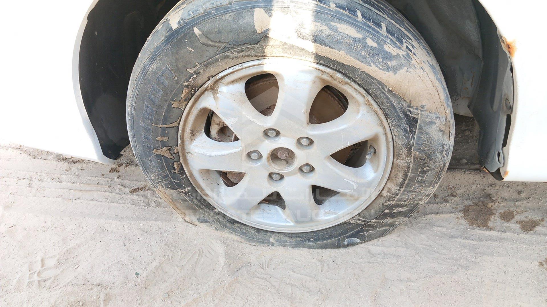2005 KIA CARNIVAL VIN: KNAUP752456711573