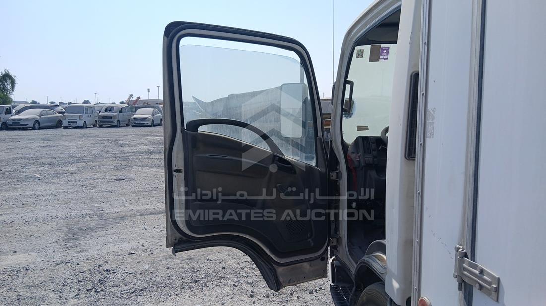 اسوزو ان ام ار 2014 — الباب الأمامي الأيسر — صورة 10