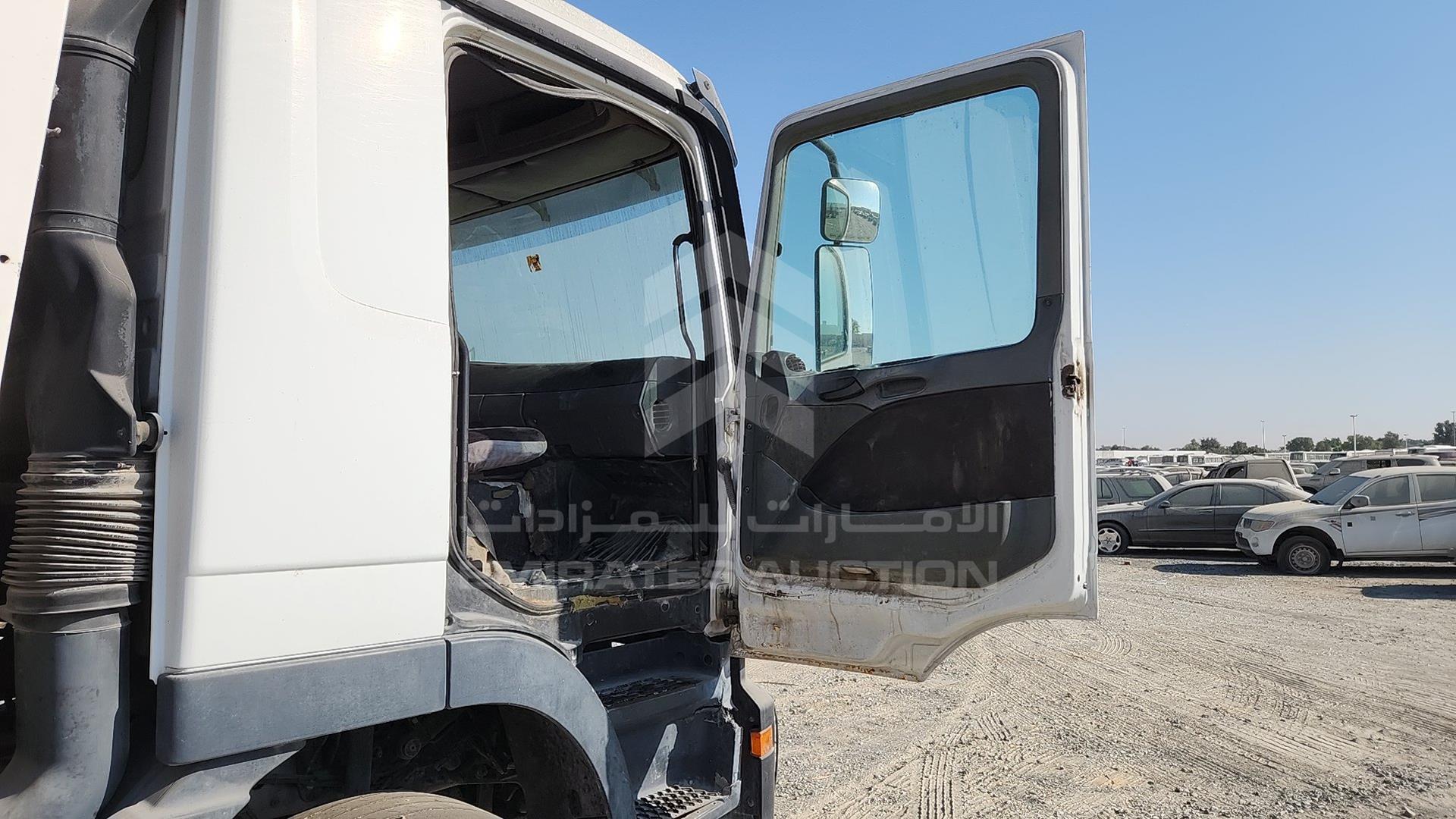 2007 MERCEDES ACTROS VIN: WDAKHCAA57L179240