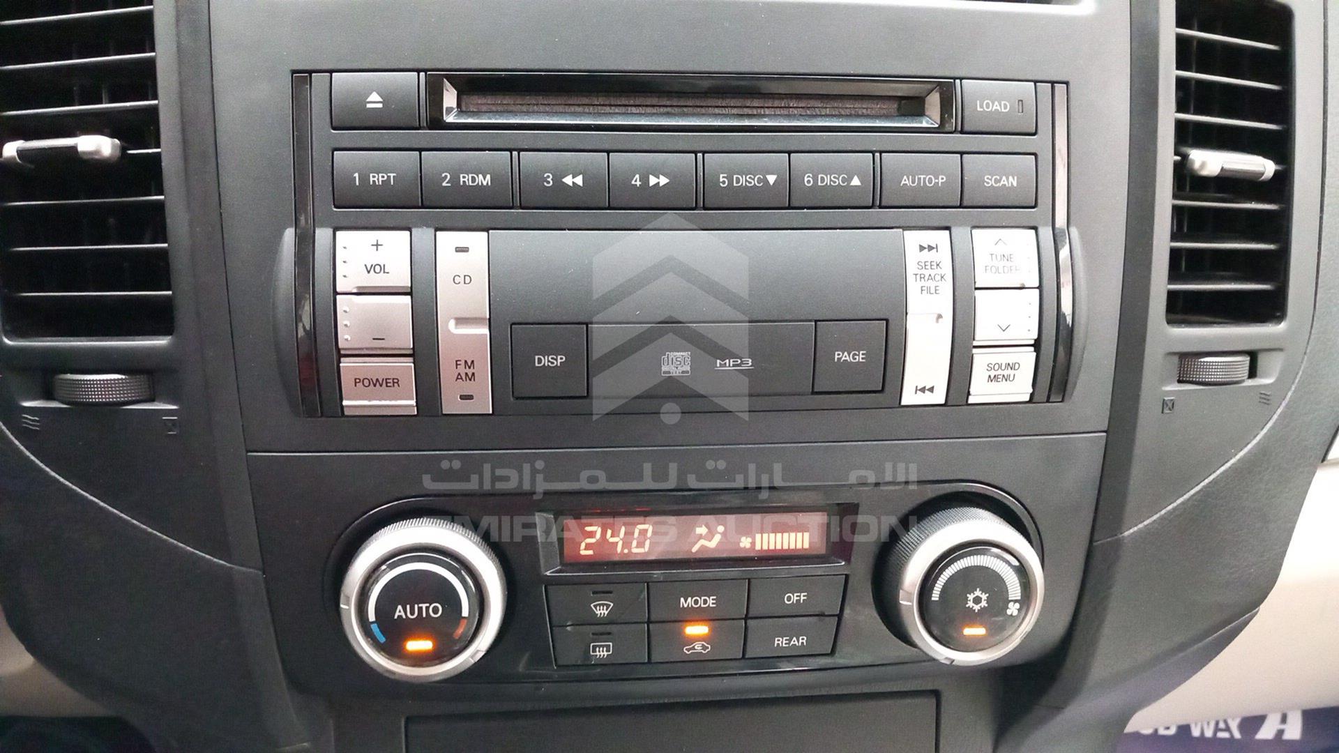 2014 MITSUBISHI PAJERO VIN: JMYLRV95WEJ707012