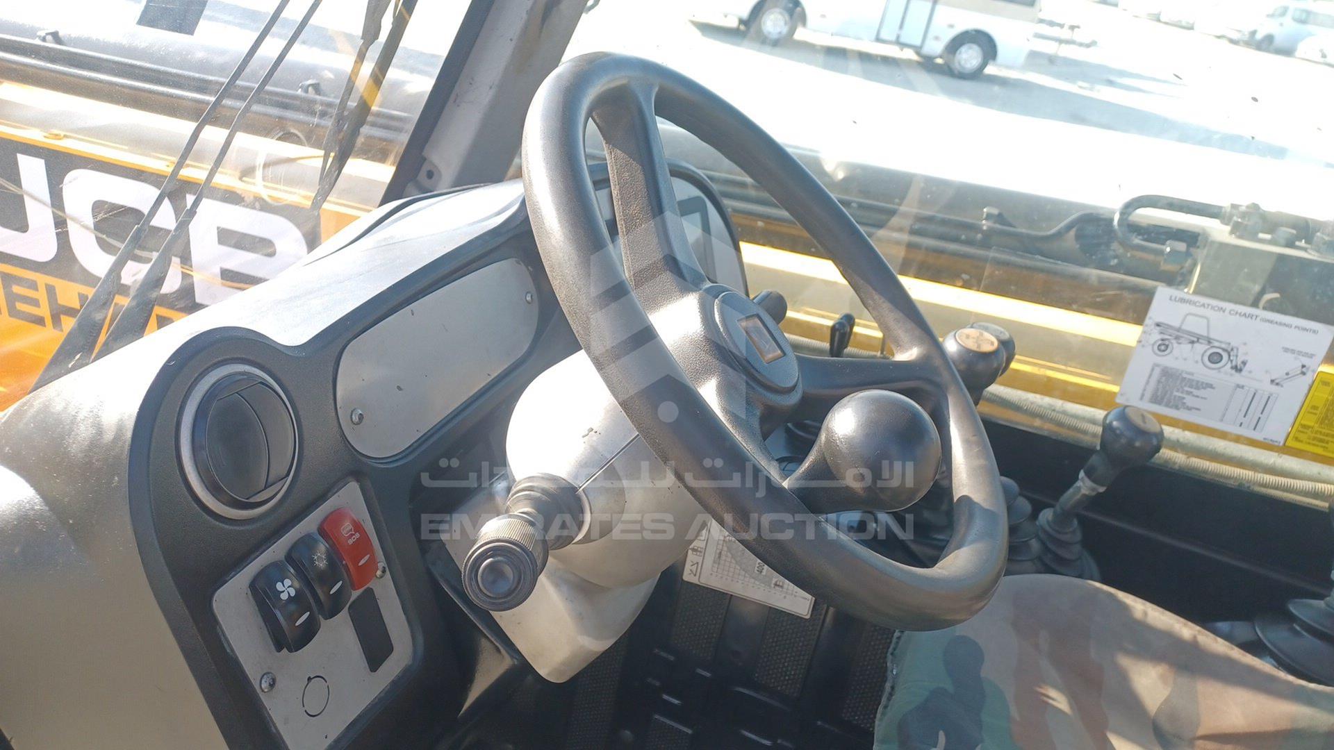 2022 JCB 530-110 VIN: RAJ5DD8MP03080640