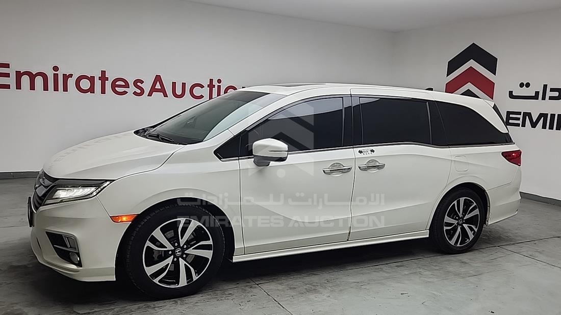 2019 Honda Odyssey — Front Left Angle — Photo 5