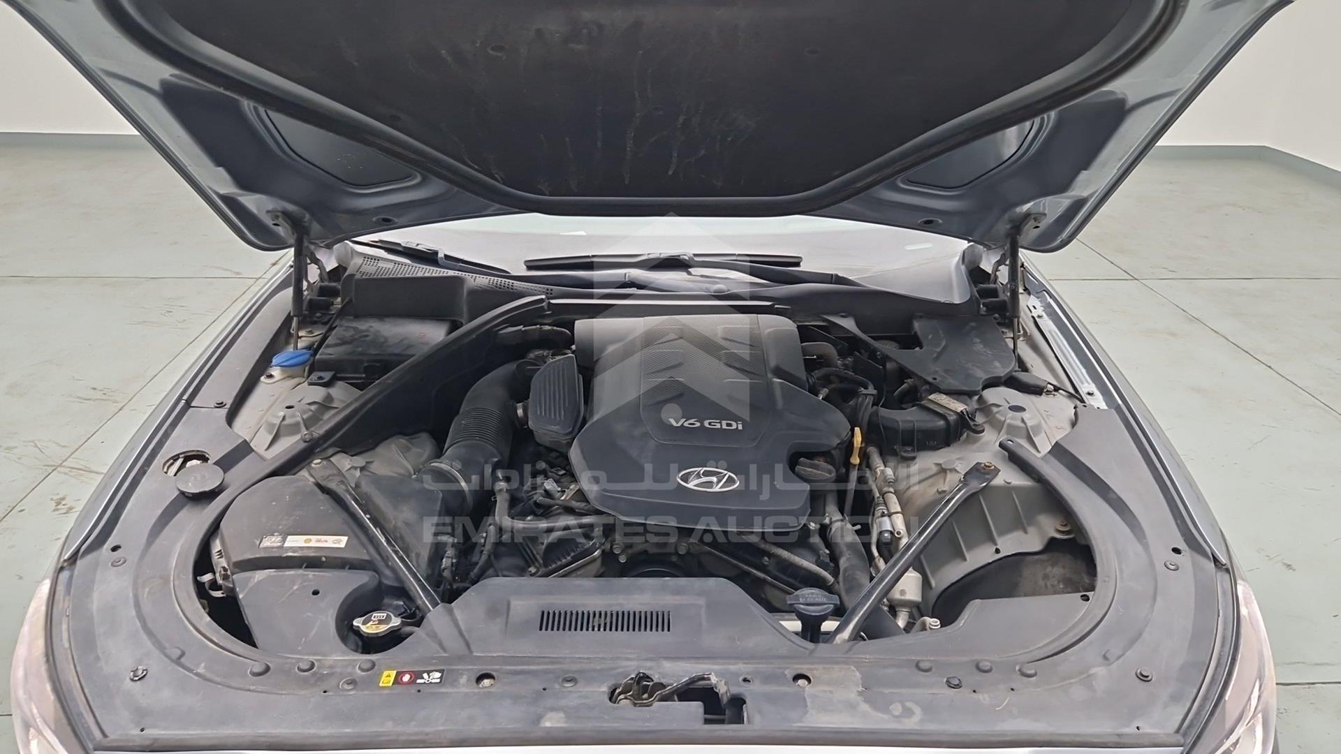 2016 HYUNDAI GENESIS VIN: KMHGM41DDGU126104