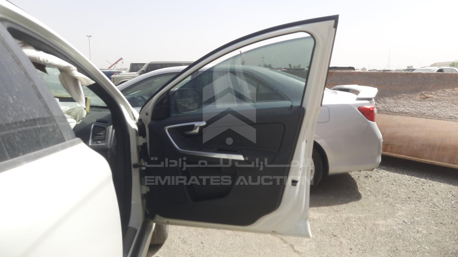 2014 VOLVO XC 60 VIN: YV140CDZ9E2602333