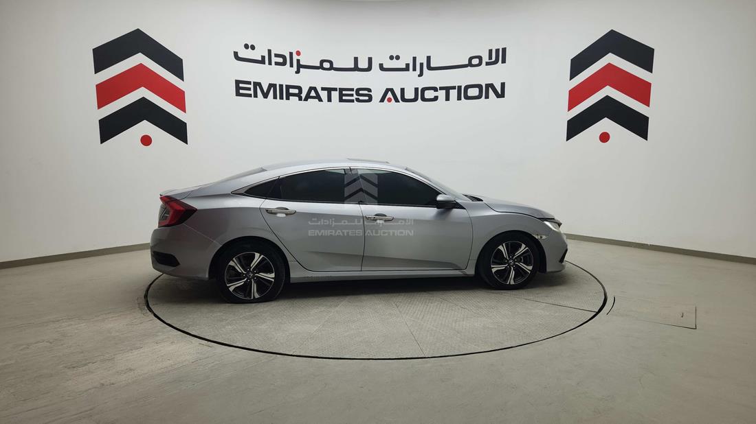 هوندا سيفيك 2021 — الجانب الأيمن — صورة 38