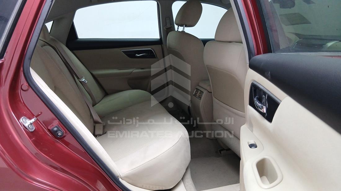 نيسان التيما 2014 — زاوية الراكب الخلفي اليمنى — صورة 26