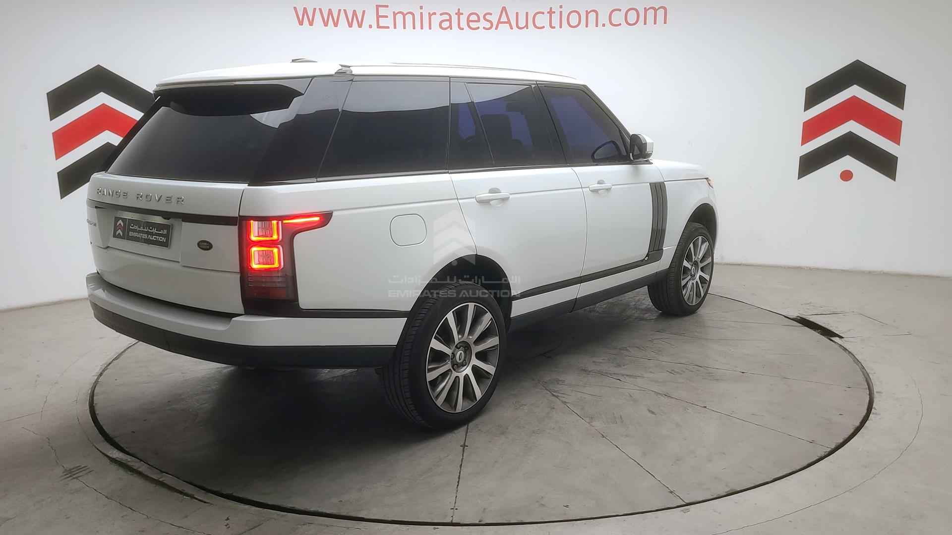 2014 RANGE ROVER VOGUE VIN: SALGA2DF6EA132437