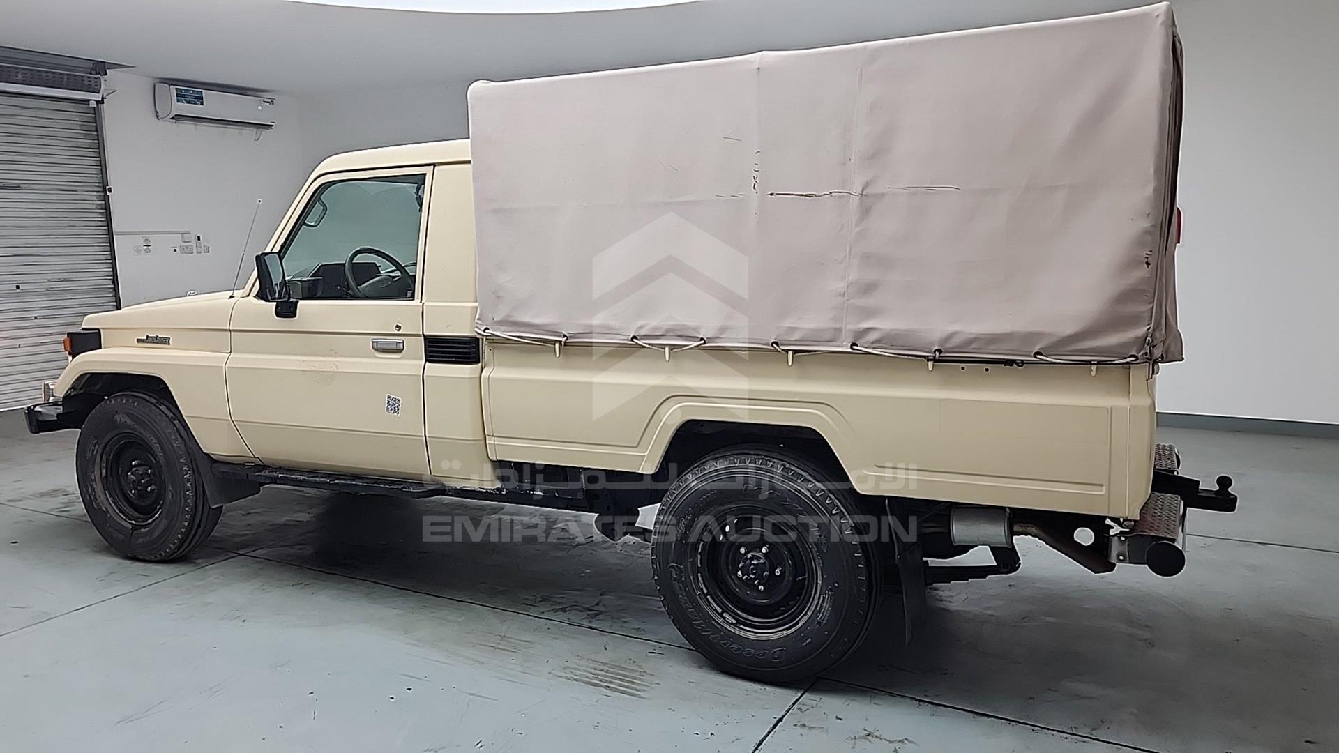 2000 TOYOTA LAND CRUISER VIN: JTFLJ71JXY8000683
