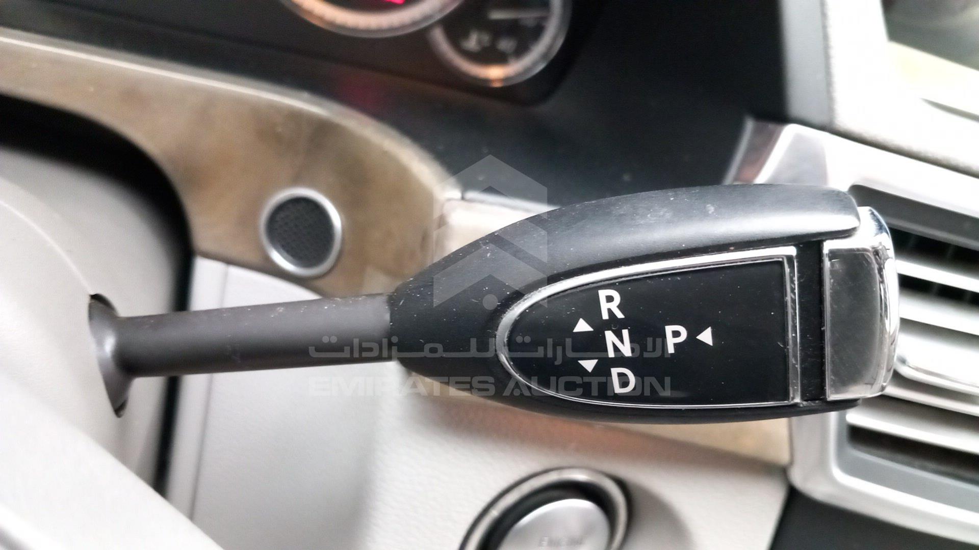 2011 MERCEDES E350 VIN: WDDHF8HB1BA303636