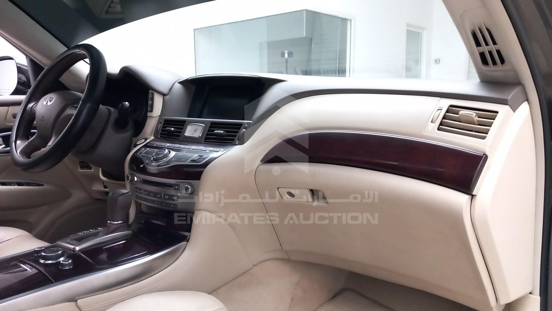 2016 INFINITI Q70 VIN: JNKBY1AP0GM320438