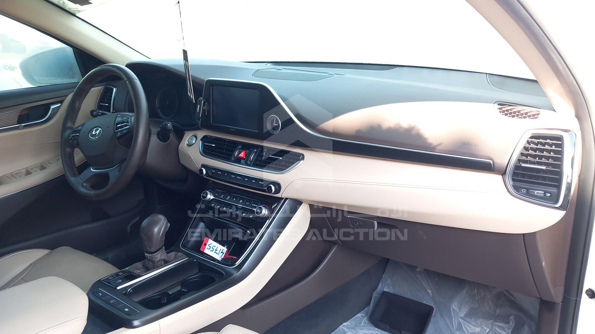 2019 HYUNDAI AZERA VIN: KMHF341F3LA277652
