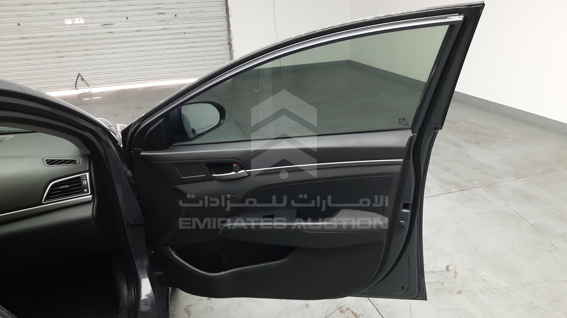 2017 HYUNDAI ELANTRA VIN: KMHD741CXHU399092