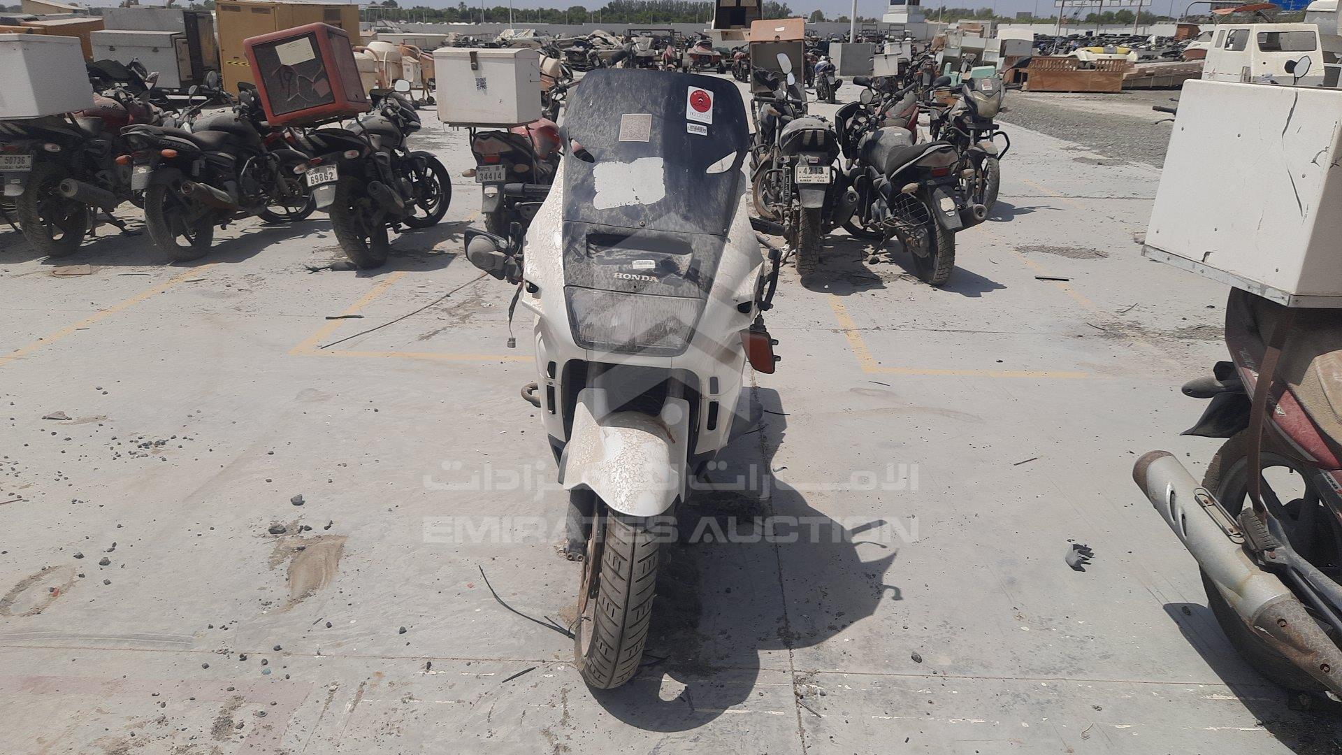 JH2SC26B2YM402179 - 2000 Honda Motorbike - #undefined