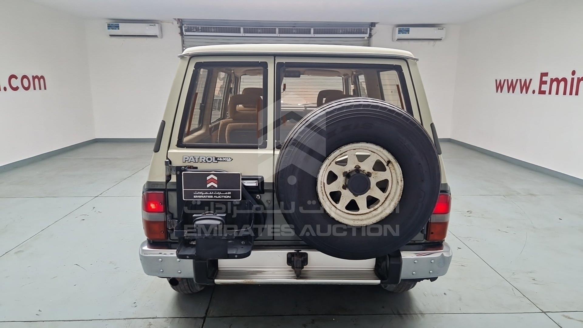 1990 NISSAN PATROL VIN: WGY60314358