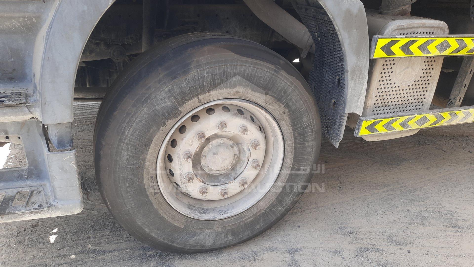 2007 MERCEDES ACTROS VIN: WDAKHCAA77L185816