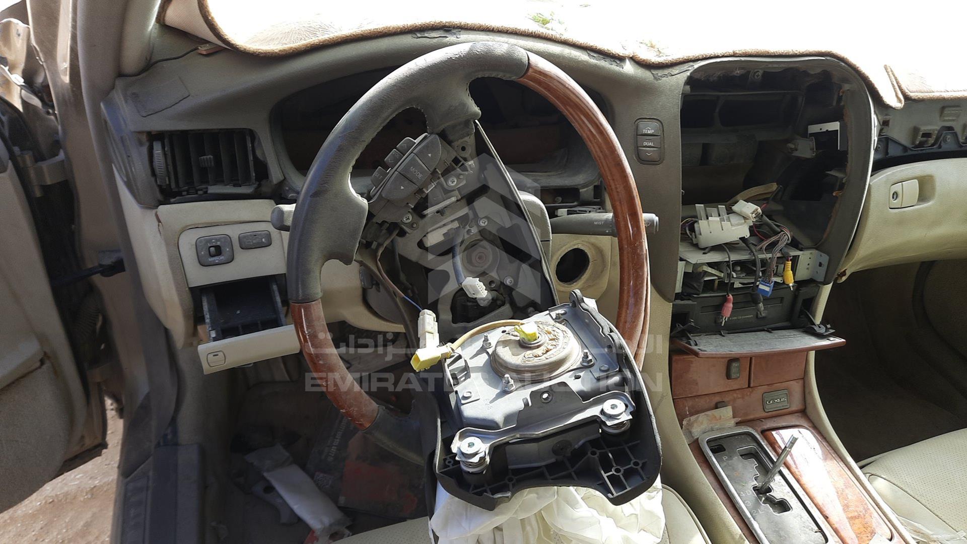 2001 LEXUS --- VIN: JTHBN30F810013384