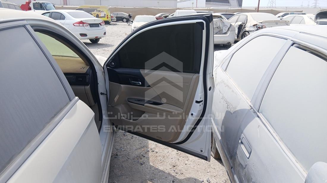 هوندا اكورد 2013 — الباب الأمامي الأيمن — صورة 26