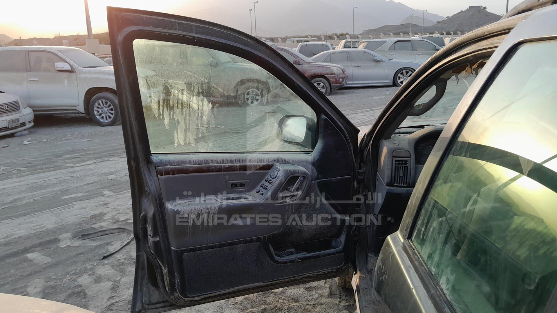 2004 JEEP GRAND CHEROKEE VIN: 1J8G268J74Y132147