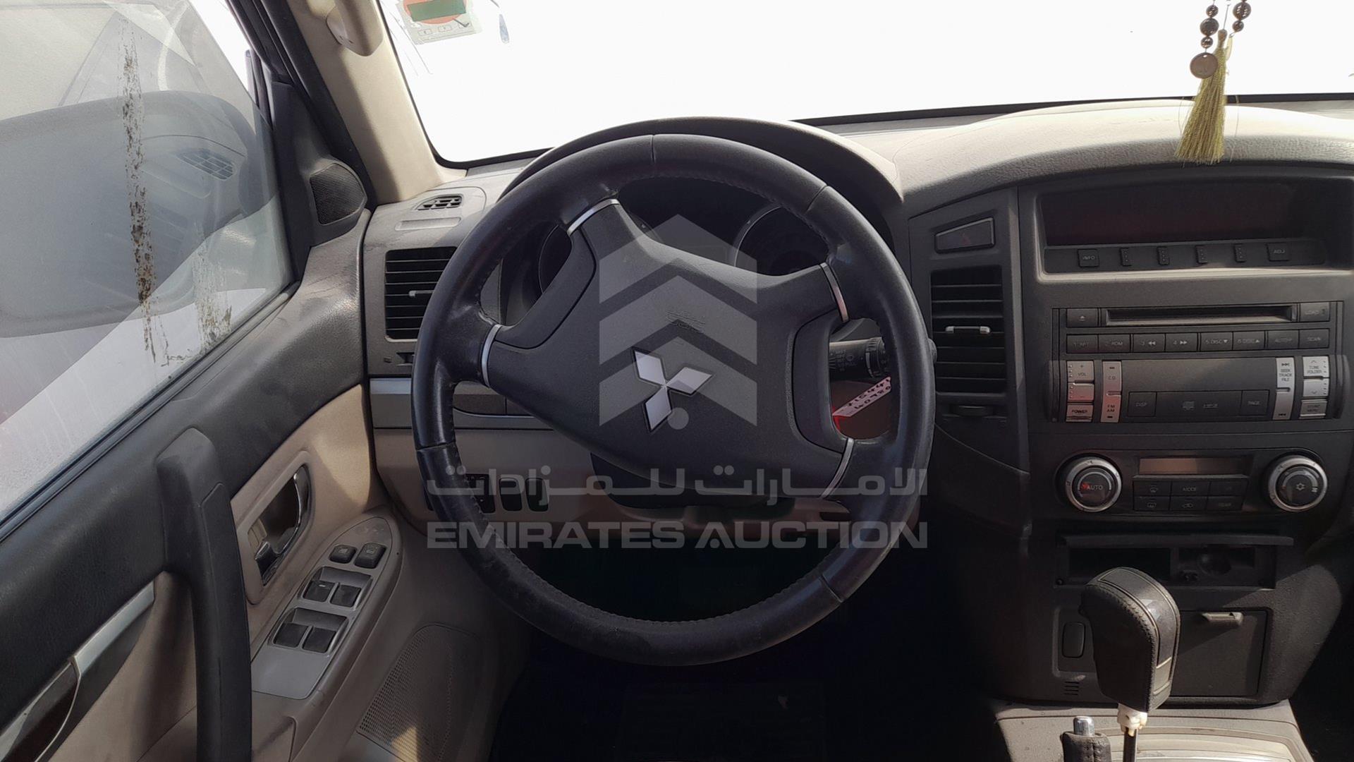 2010 MITSUBISHI PAJERO VIN: JMYLRV95WAJ715441