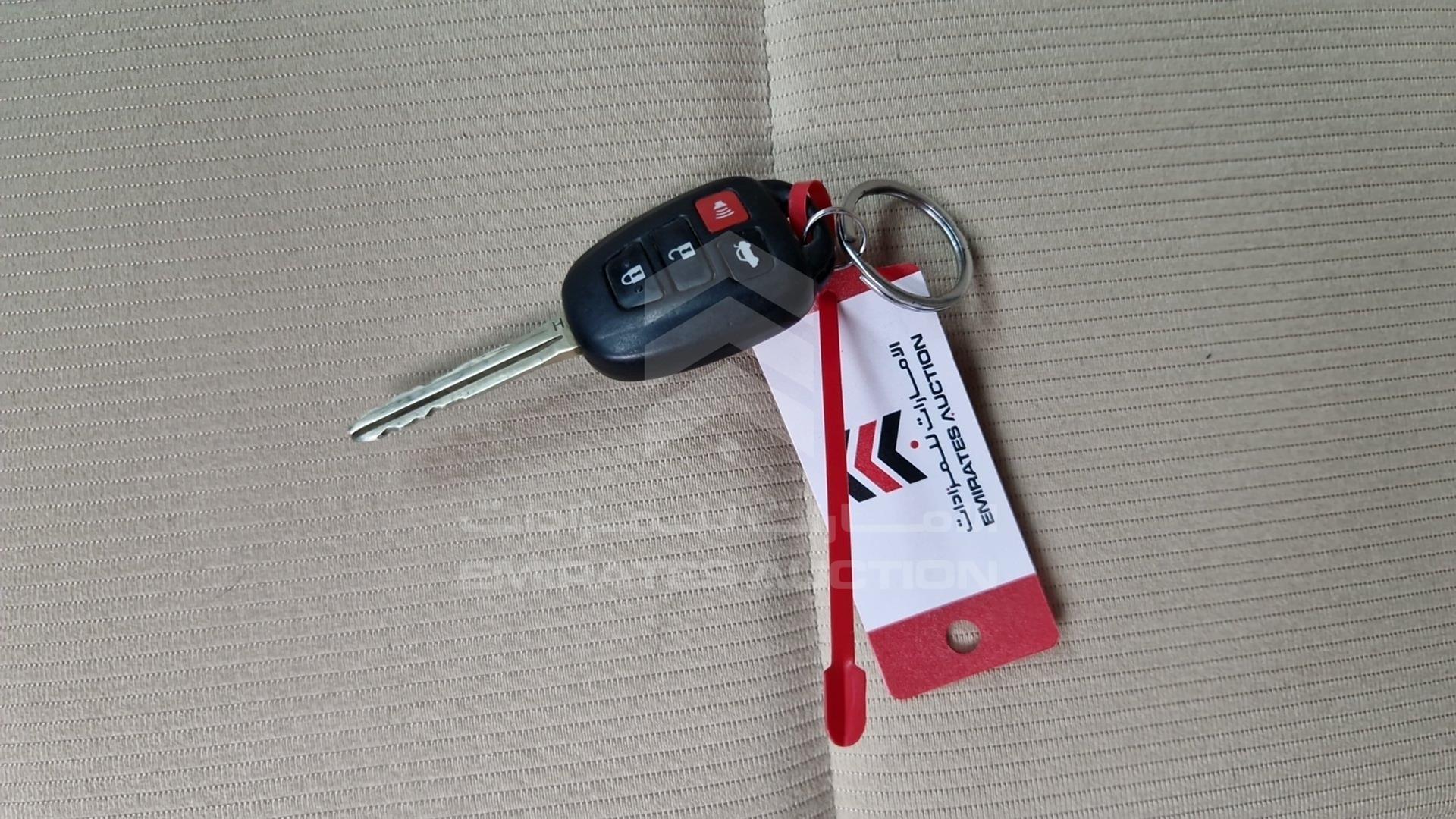 2014 TOYOTA COROLLA VIN: RKLBB9HE8E5015141