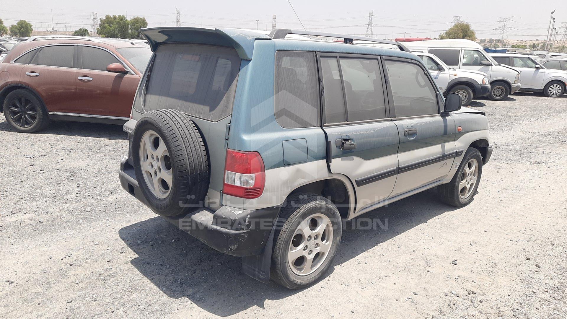 2000 MITSUBISHI PAJERO VIN: JMYLRH76WYY700118