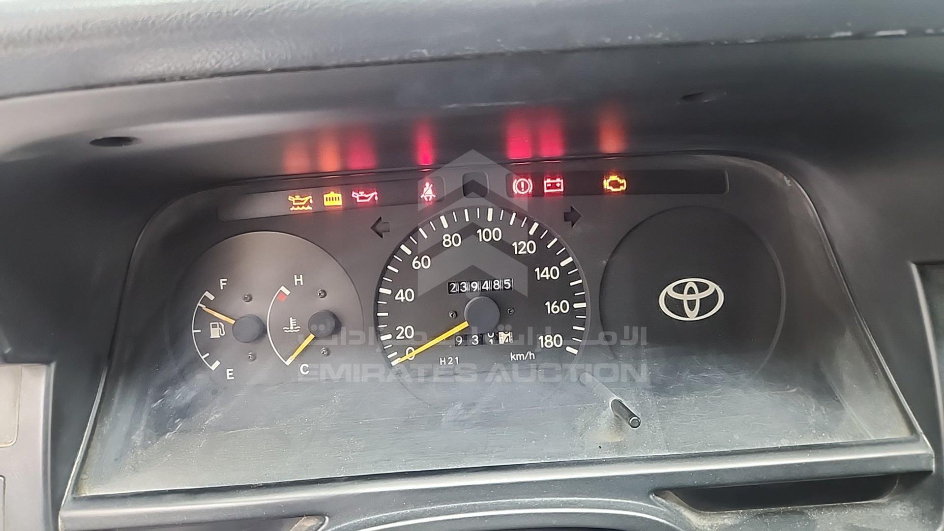 2004 TOYOTA HIACE VIN: JT4ZR119747014734