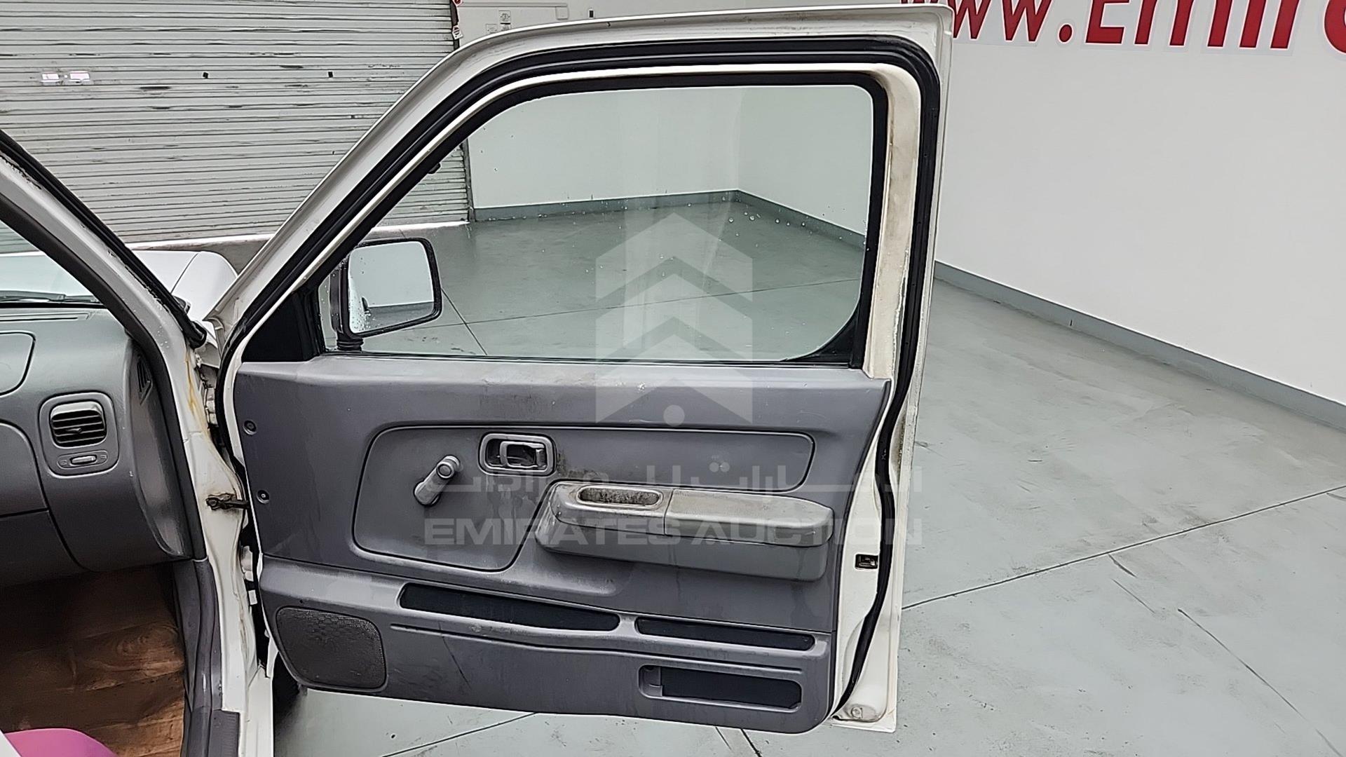 2005 NISSAN 2400 VIN: JN6DD22S95X075131