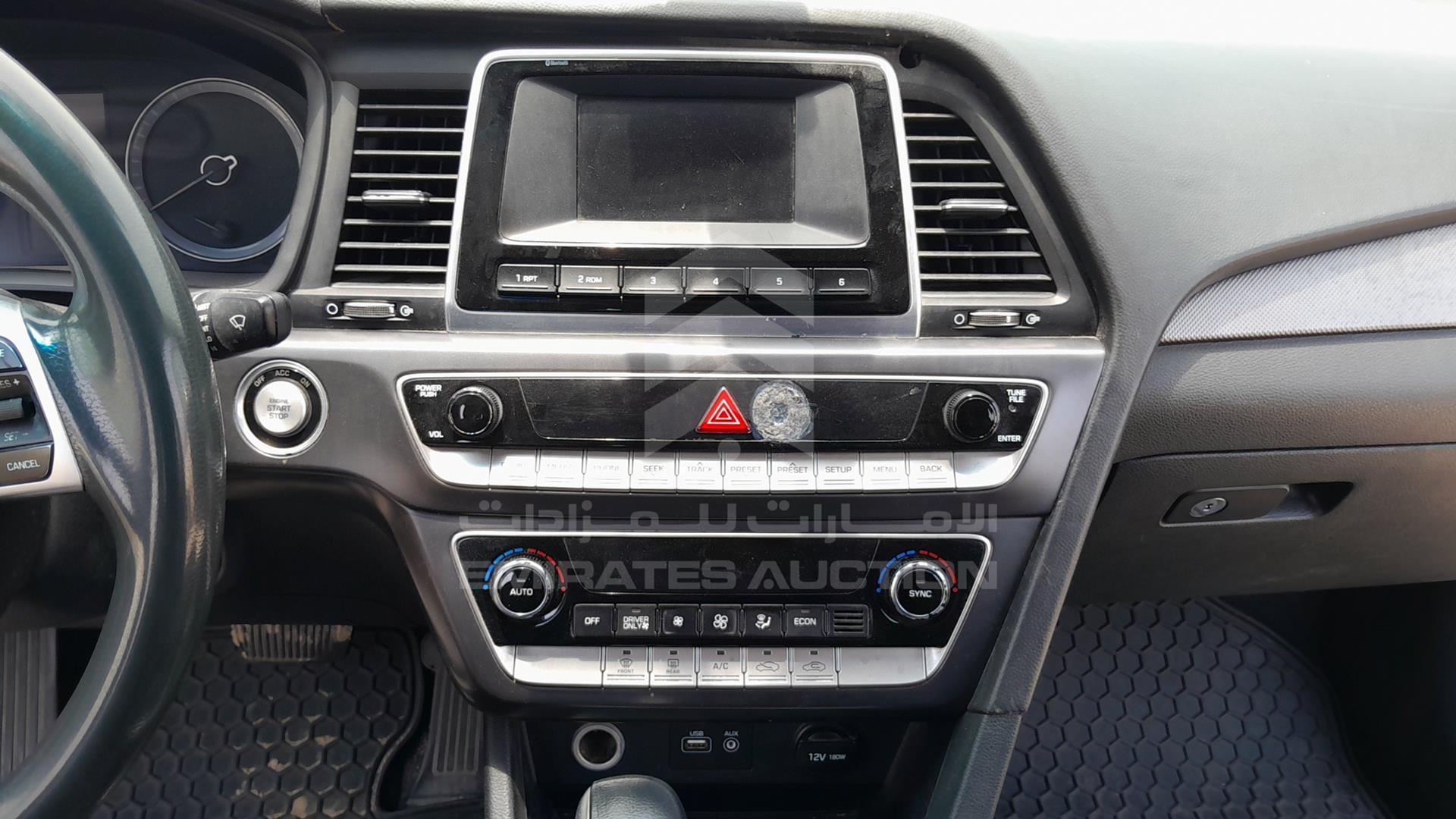 2019 HYUNDAI SONATA VIN: KMHE24133KA092956