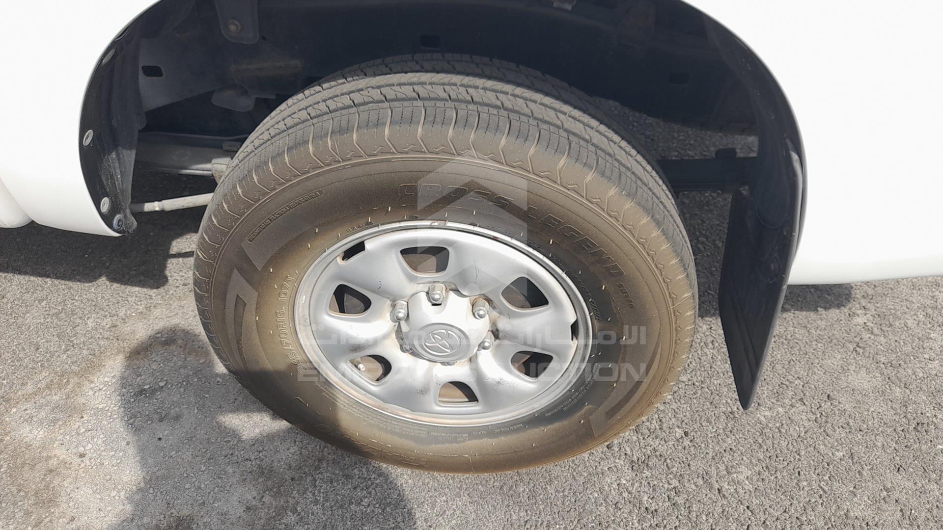 2009 TOYOTA HILUX VIN: MR0FX22G491317638