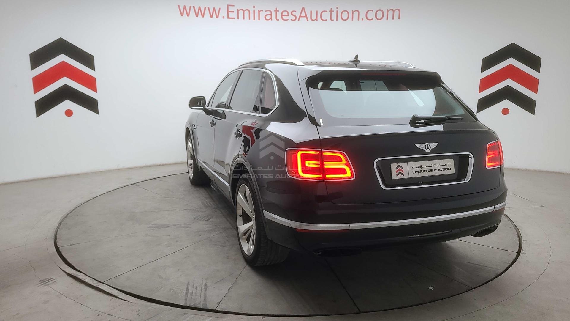 2017 BENTLEY BENTAYGA VIN: SJAAB1ZV3HC016529