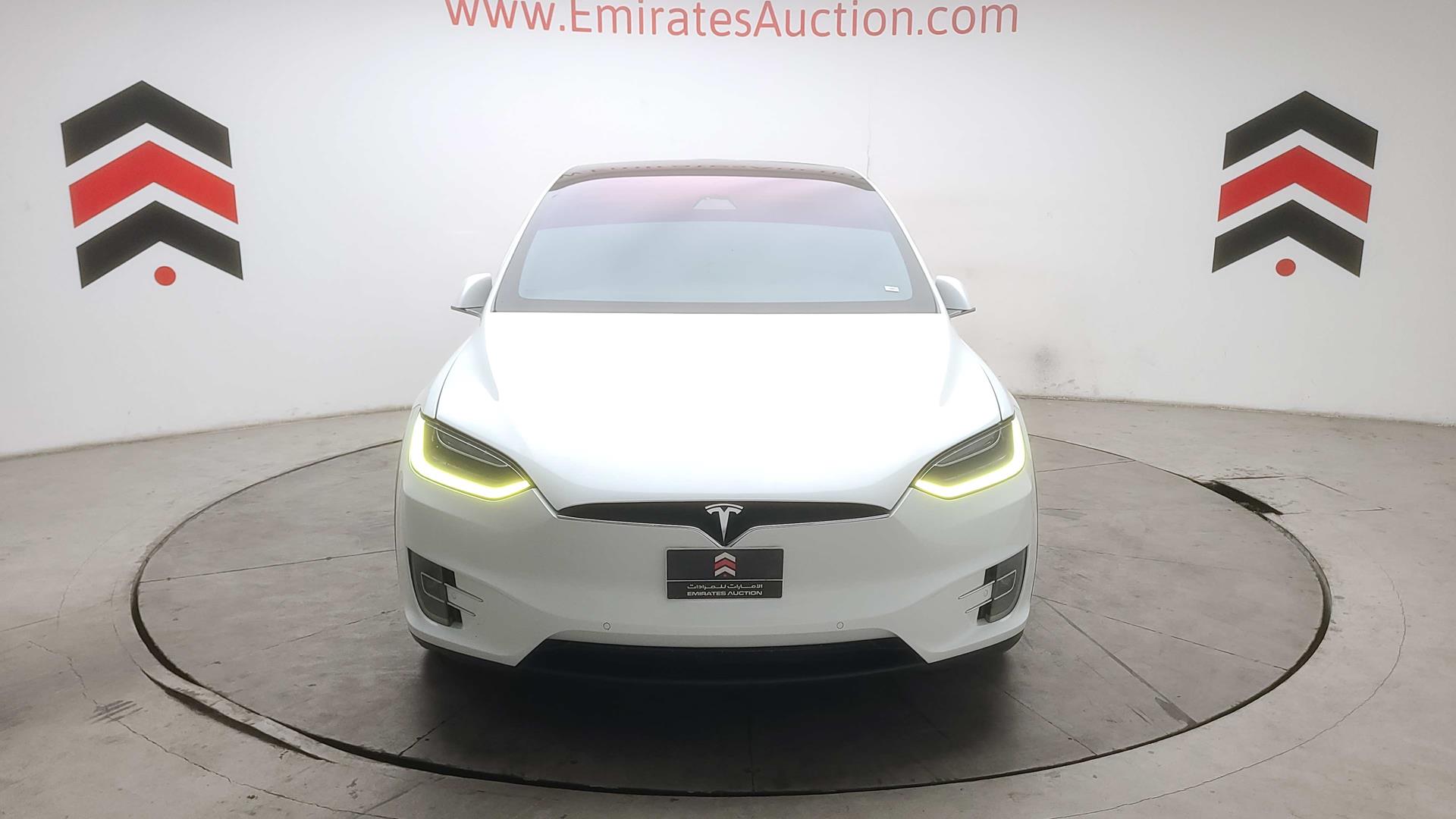 2018 TESLA MODEL X VIN: 5YJXCCE27JF116185