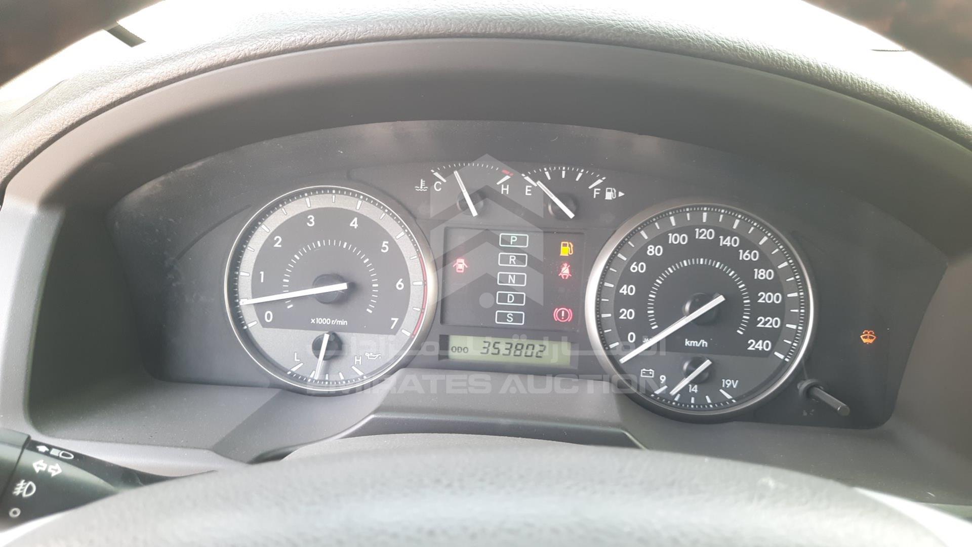 2011 TOYOTA LAND CRUISER VIN: JTMHU09J5B4036555