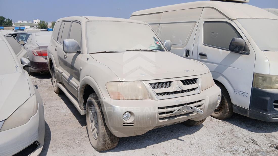 2004 Mitsubishi Pajero — Front Right Angle — Photo 8