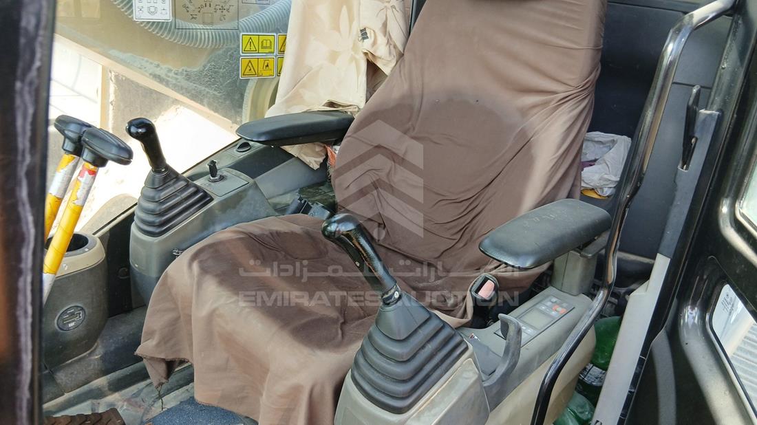 2016 Caterpillar 330D — Front Left Driver Seat View — Photo 13