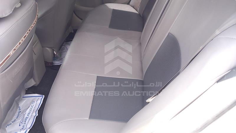 RKLBC42E7B4582063 Auction: EmiratesAuction Lot: 404958 RKLBC42E7B4582063 Toyota Corolla 2011 SILVER Photo 19