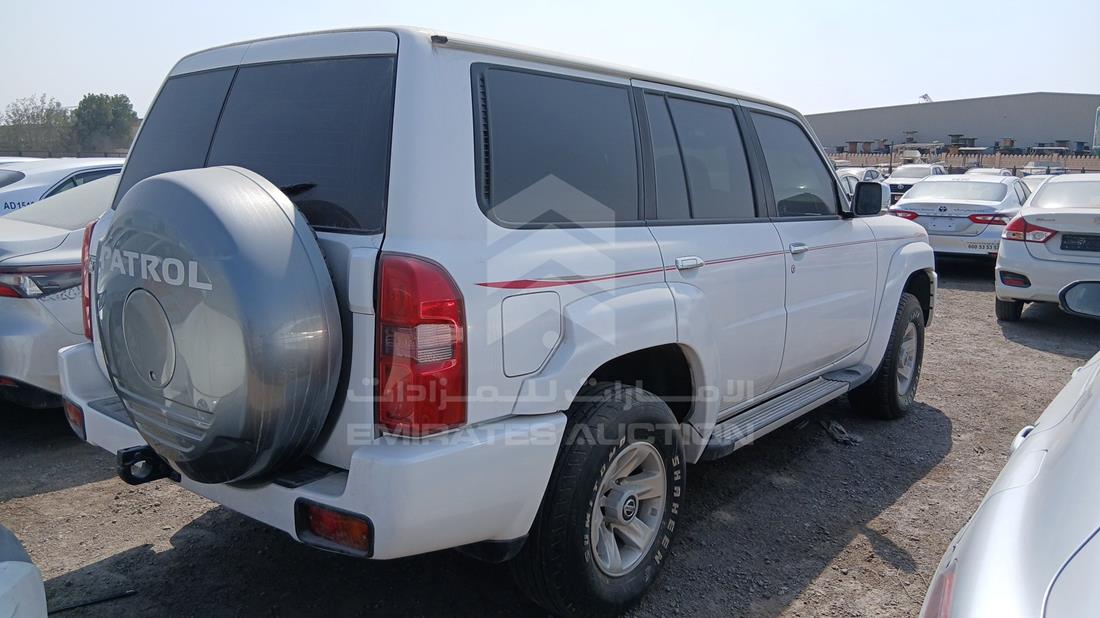 2021 Nissan Patrol — Rear Right Angle — Photo 9