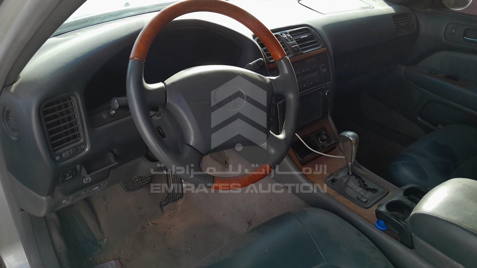 1998 LEXUS LS400 VIN: JT8BH28F4W0130683