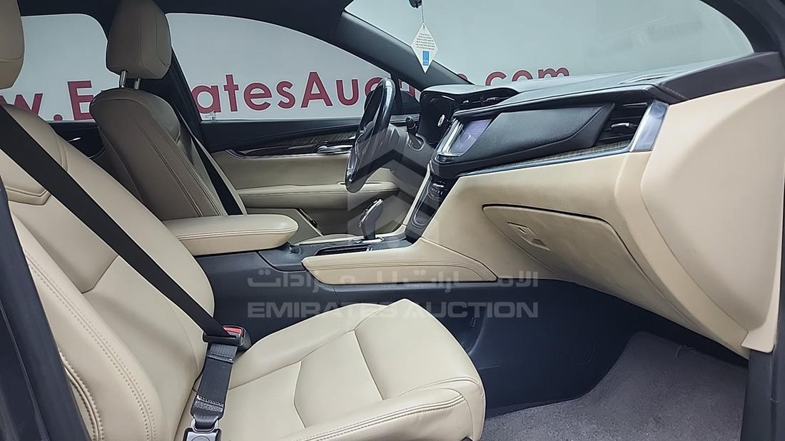 2017 Cadillac XT 5 — Front Right Passenger Seat View — Photo 31