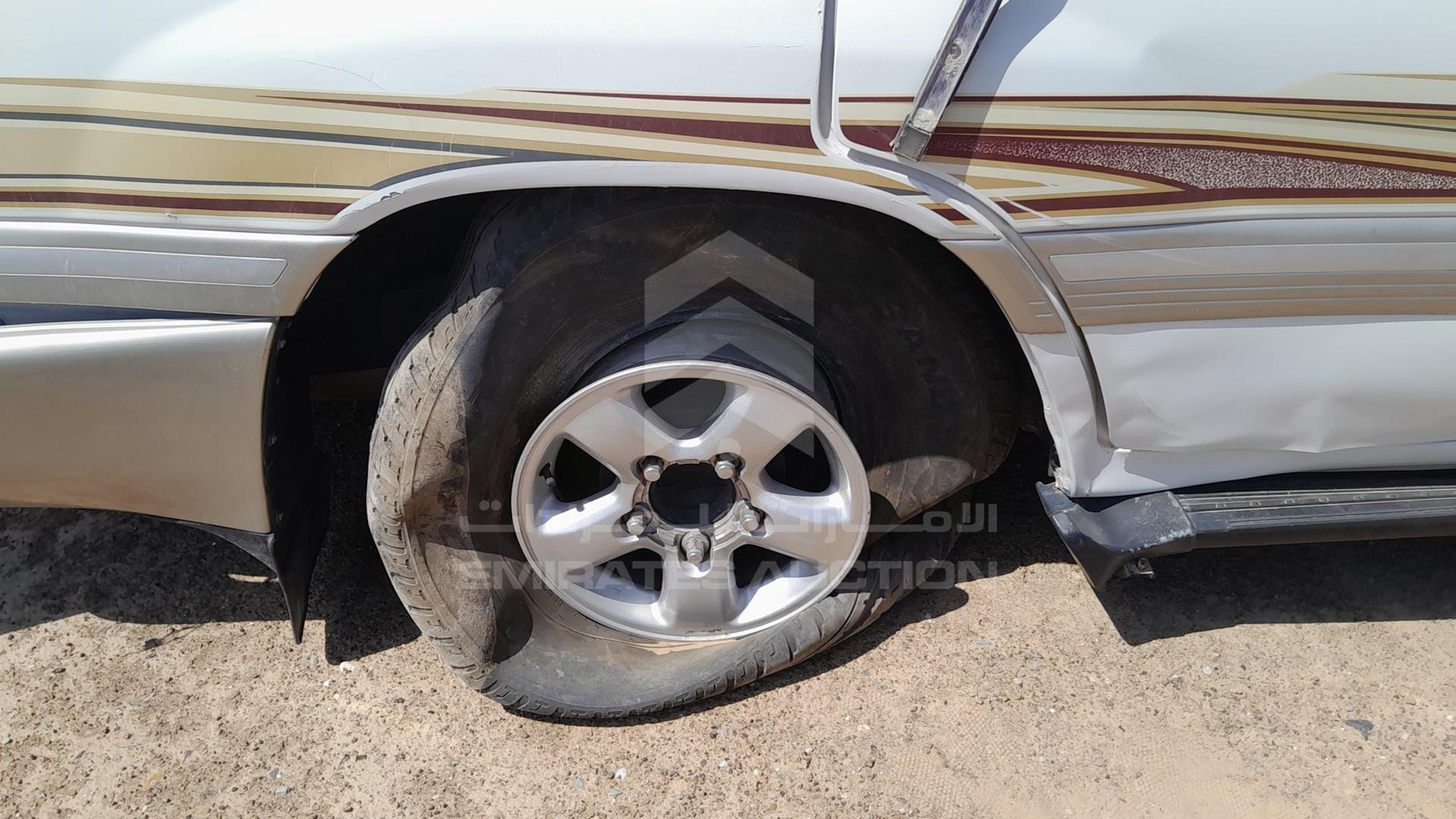 2000 TOYOTA LAND CRUISER VIN: JT3HT05J6Y0118470