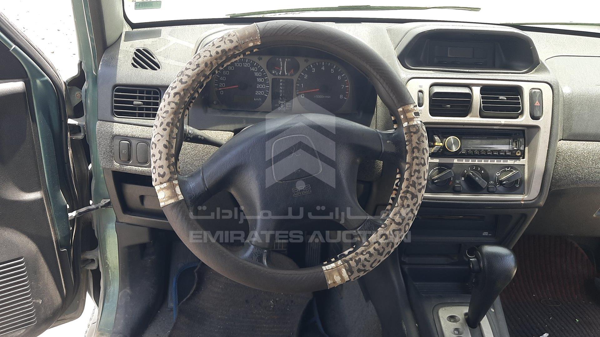 2000 MITSUBISHI PAJERO VIN: JMYLRH76WYY700118