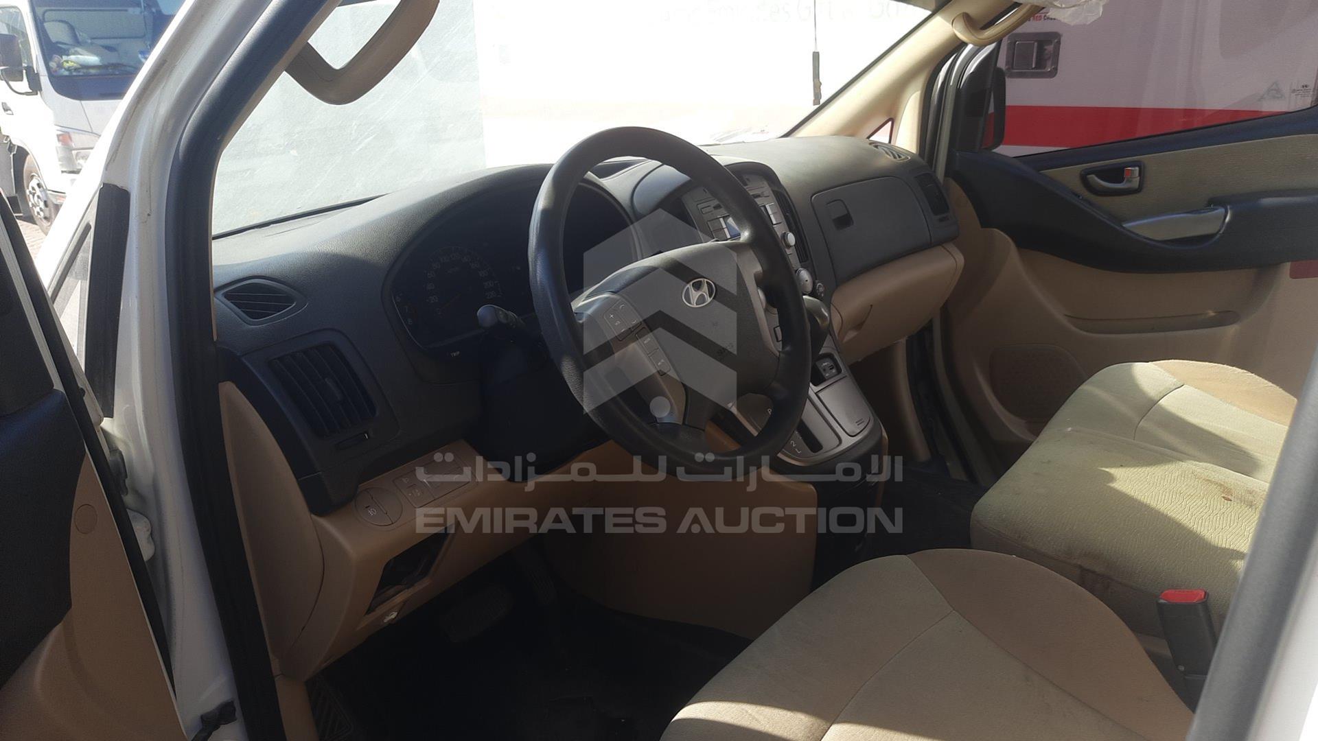 2016 HYUNDAI H1 VIN: KMJWA37R8GU761238